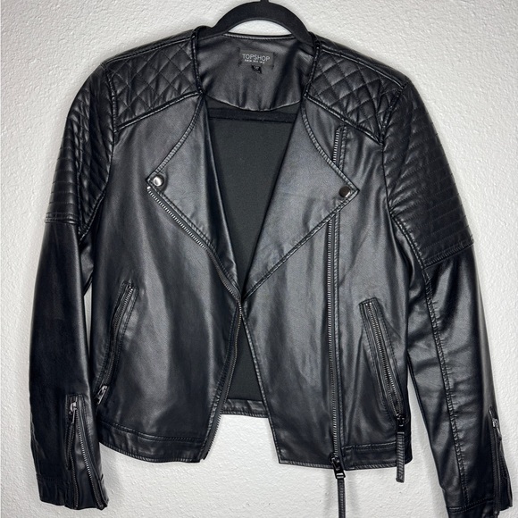 TOPSHOP Vegan Leather Moto Cropped Black Jacket Womens US4 w/ quilted shoulders - Picture 1 of 10